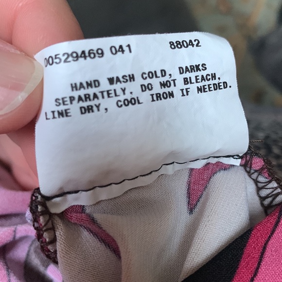 I.N. Studio V-neck Top - Picture 4 of 4